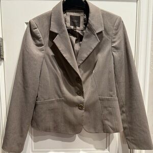The limited collection women’s size 2 tan blazer, three buttons business